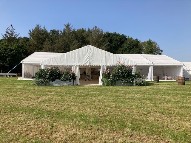 wedding big porch.jpg